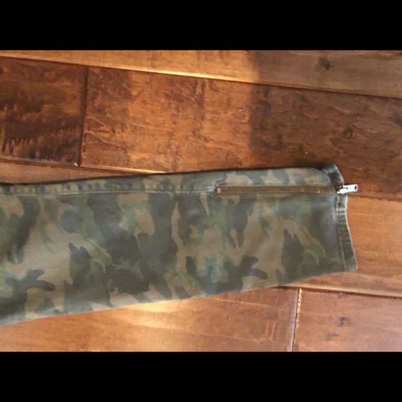Old Navy Fatigue Capris - Picture 2 of 4
